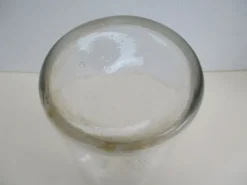 Pot ancien en verre soufflé, Gravé « 2 »