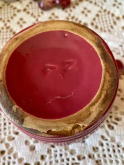 Pot ancien rouge