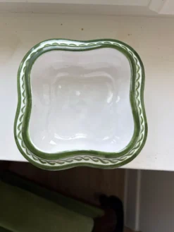Pot avec couvercle