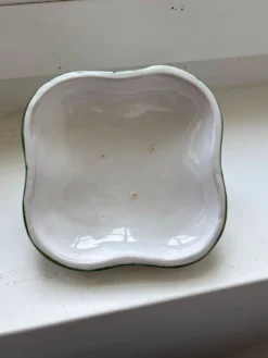 Pot avec couvercle