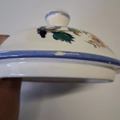 Pot avec couvercle en céramique