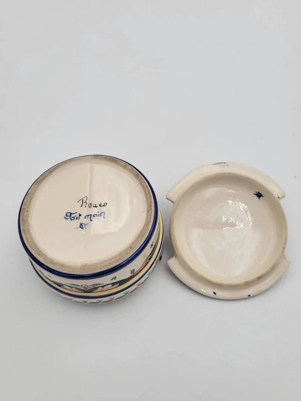 Pot avec couvercle en Porcelaine de Rouen