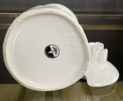 Pot couvert ancien en porcelaine Germany