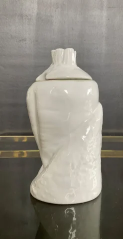 Pot couvert ancien en porcelaine Germany