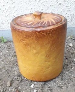 Pot couvert en céramique