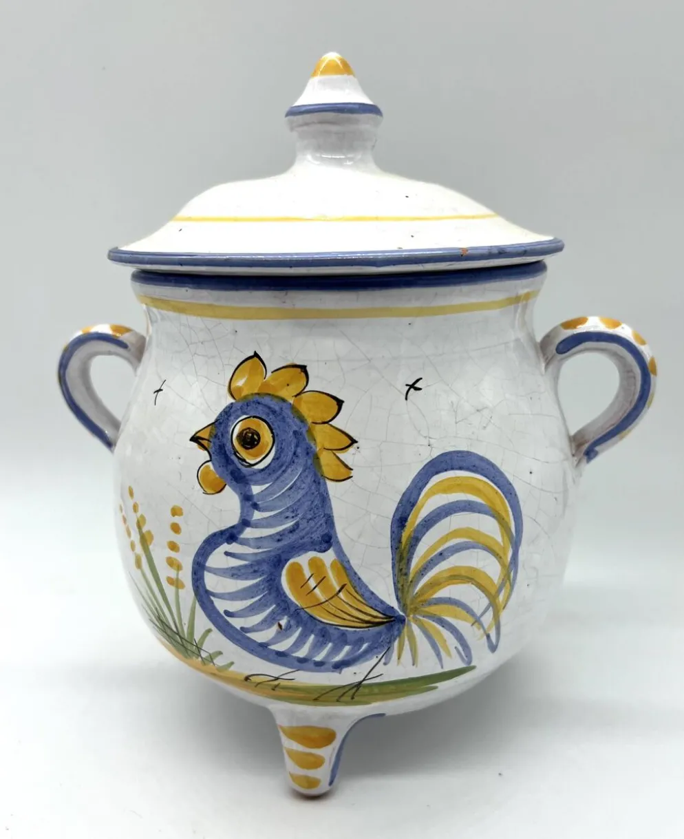 Pot couvert en faïence décor rustique – motif coq – XXe siècle