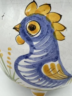 Pot couvert en faïence décor rustique – motif coq – XXe siècle