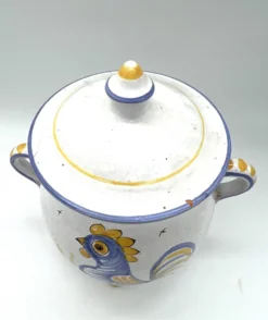 Pot couvert en faïence décor rustique – motif coq – XXe siècle