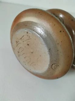 Pot couvert en grès artisanal à la chouette – signé Plume