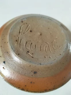 Pot couvert en grès artisanal à la chouette – signé Plume