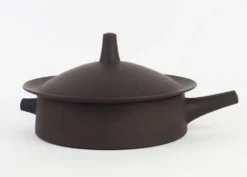 Pot couvert en grés par Dansk