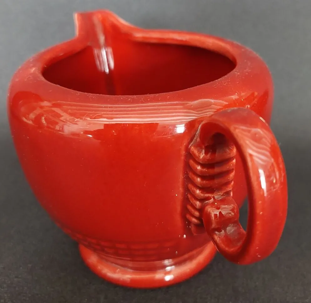 Pot à crème en céramique couleur framboise B. Letalle Saint Clément