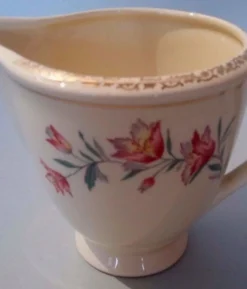 Pot à crème en faïence fleurettes rétro