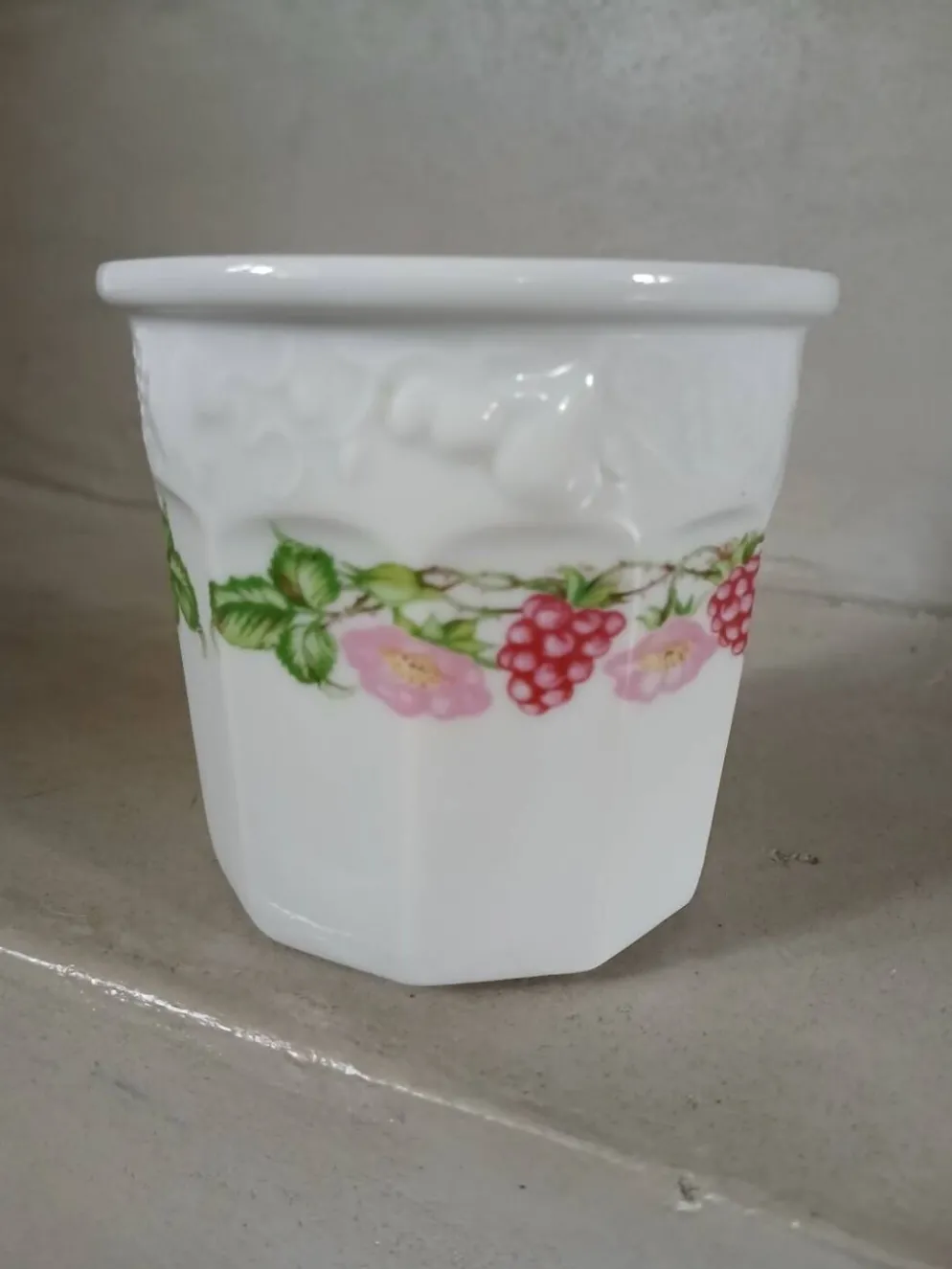 Pot de confiture ancien en porcelaine