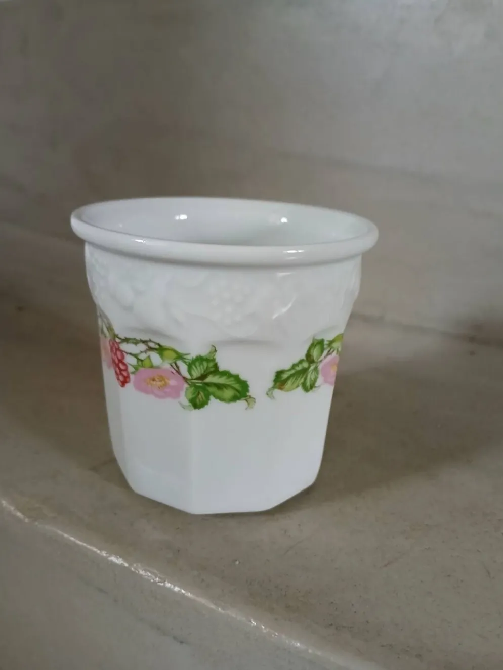 Pot de confiture ancien en porcelaine