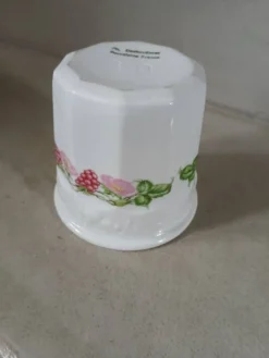 Pot de confiture ancien en porcelaine