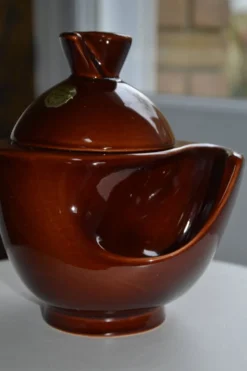 Pot en céramique marron