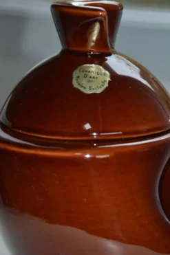 Pot en céramique marron