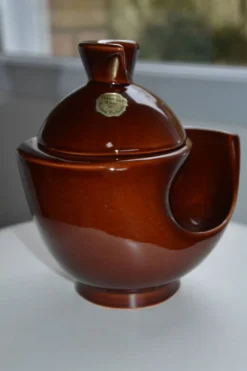 Pot en céramique marron
