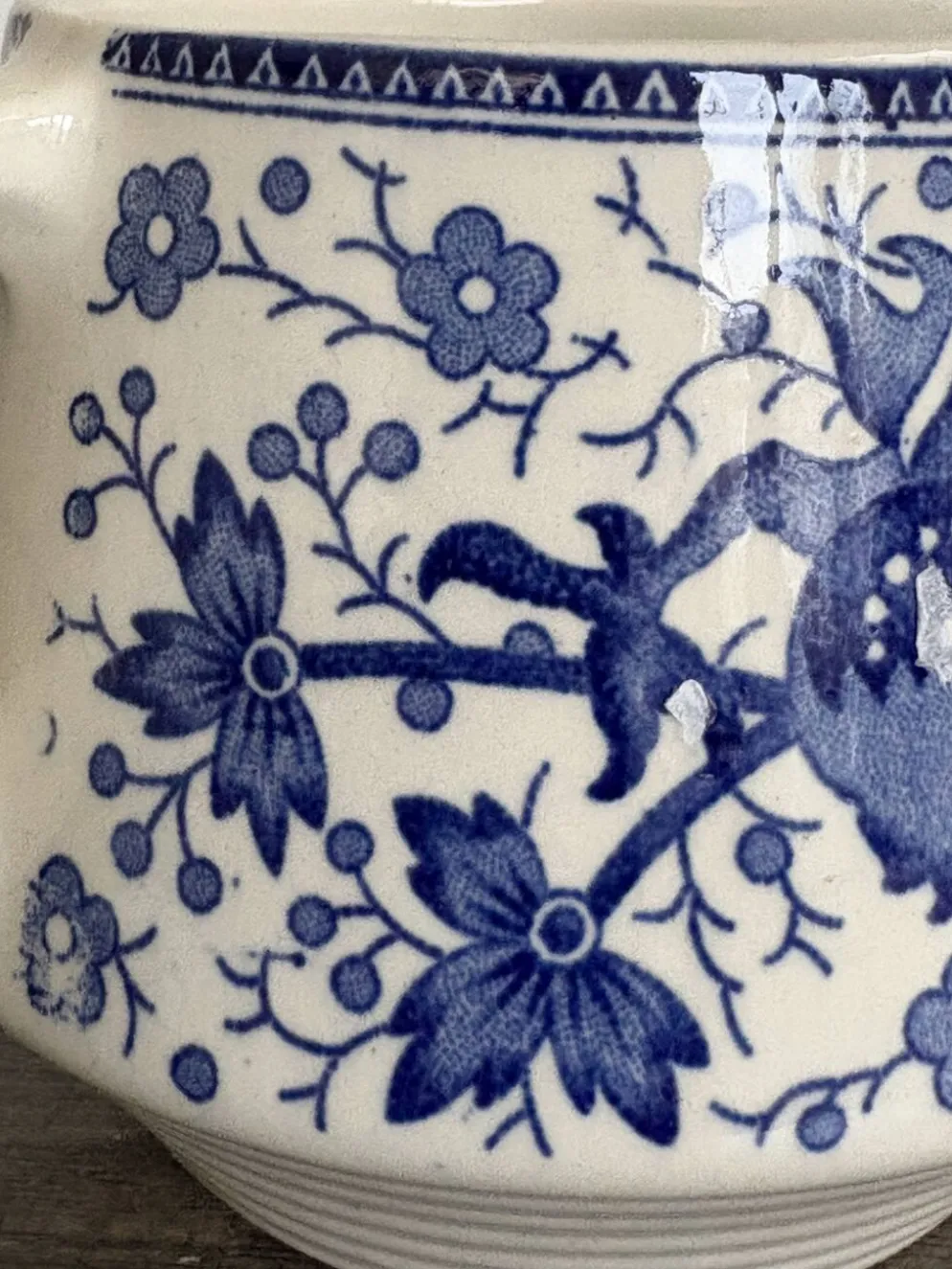 Pot à lait ancien Boch La Louvière modèle Dragon