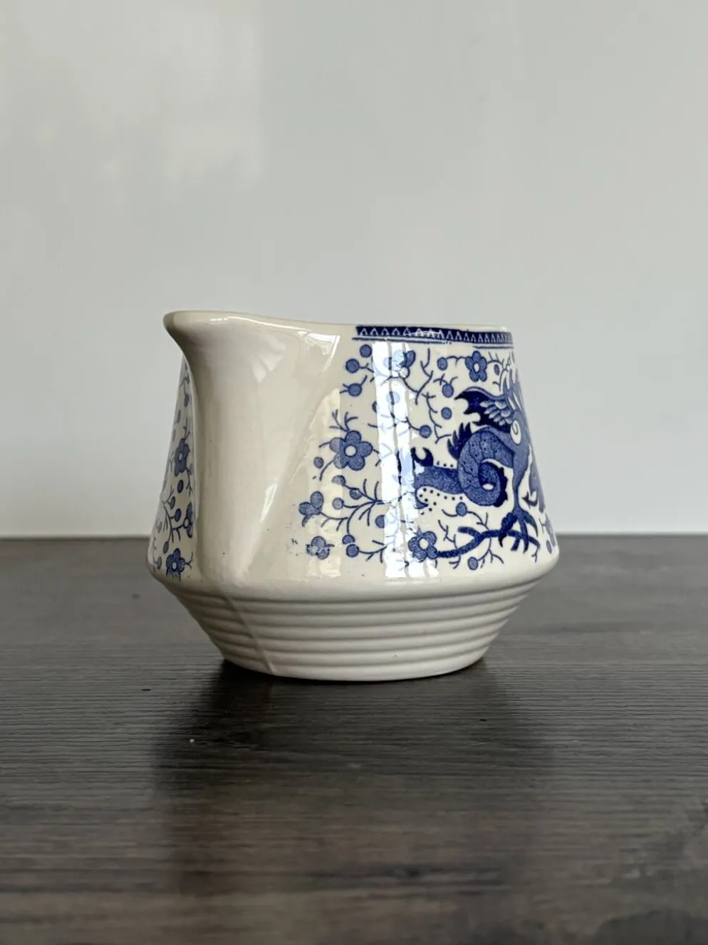 Pot à lait ancien Boch La Louvière modèle Dragon