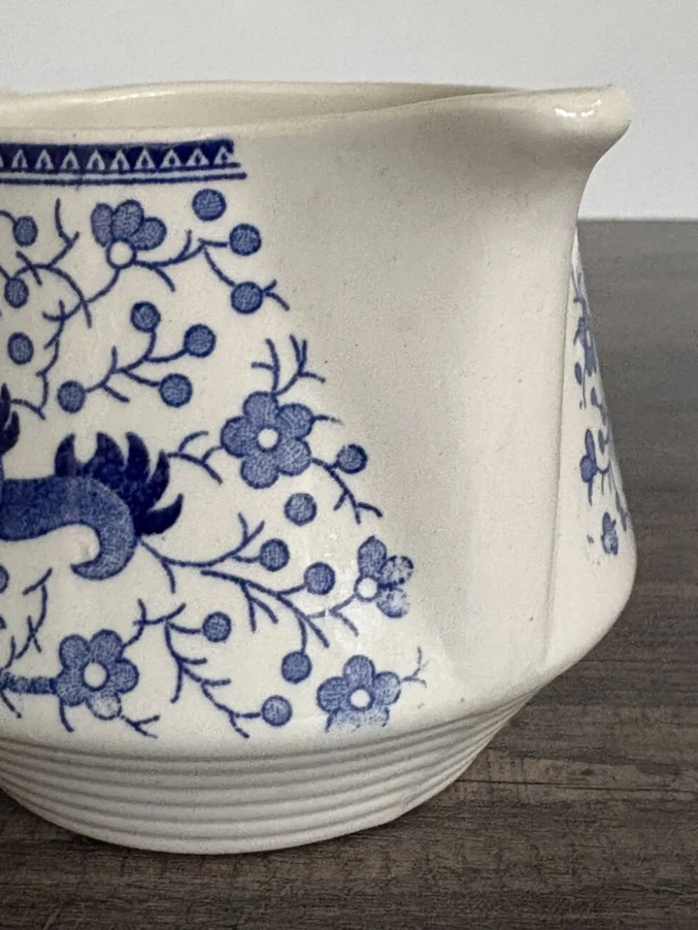 Pot à lait ancien Boch La Louvière modèle Dragon