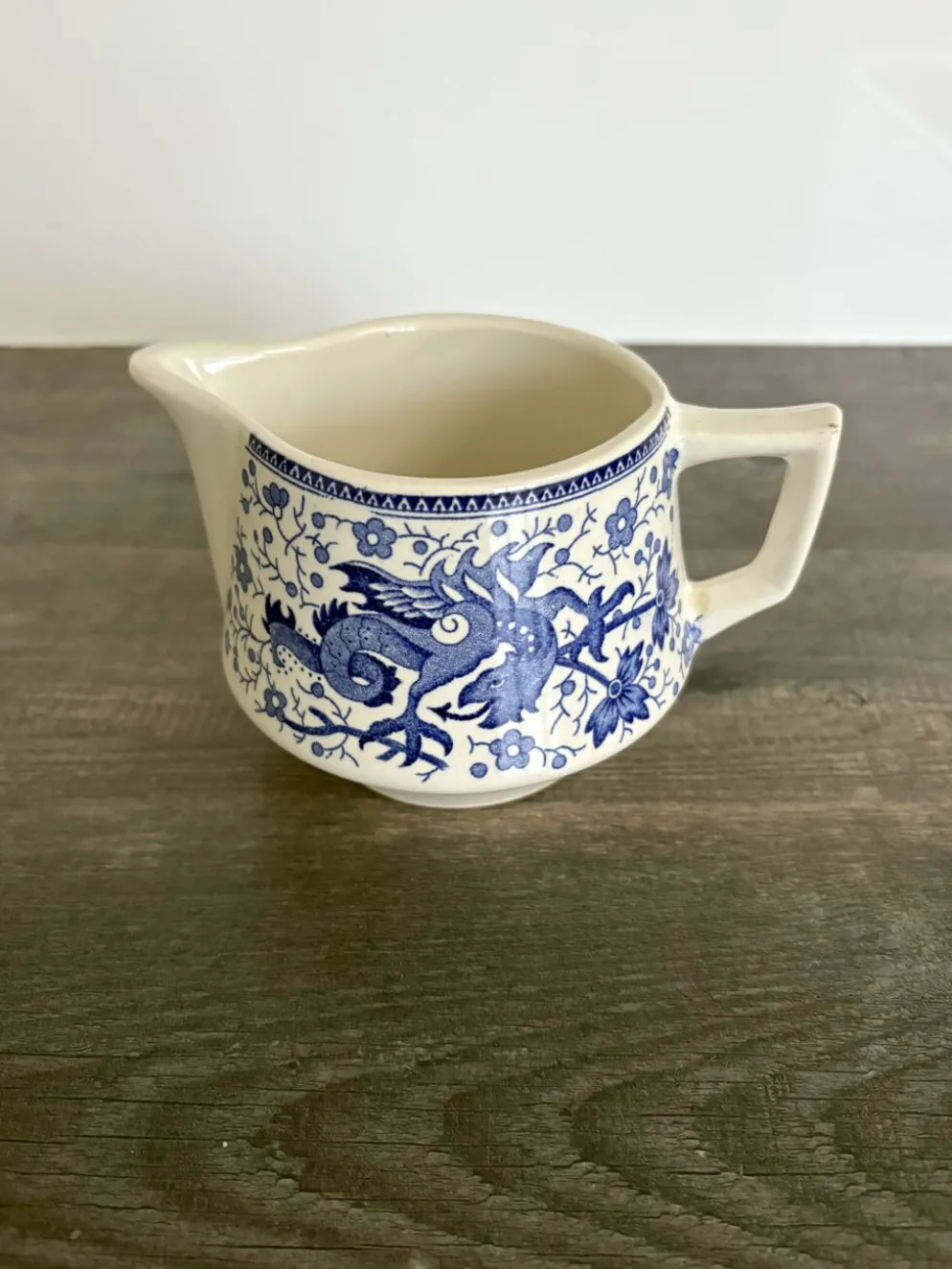 Pot à lait ancien Boch La Louvière modèle Dragon