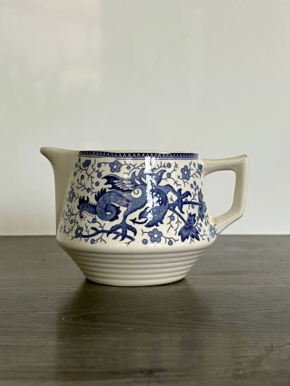 Pot à lait ancien Boch La Louvière modèle Dragon