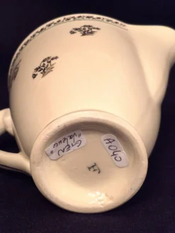 Pot à lait ancien en faïence de Gien, modèle Valence A040