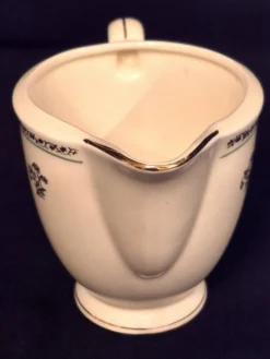 Pot à lait ancien en faïence de Gien, modèle Valence A040