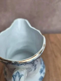 Pot à lait ancien Saint-Amand et Hamage Régence en terre de fer bleue