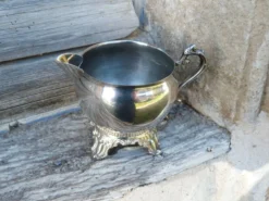 Pot à lait, à creme ancien en métal argenté