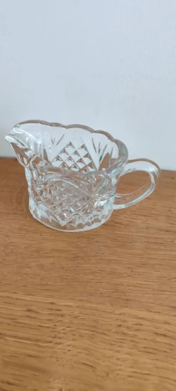 Pot à lait, crème en cristal