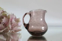 Pot à lait, crémier, Biot en verre bullé, fabrication artisanale, violine, vintage