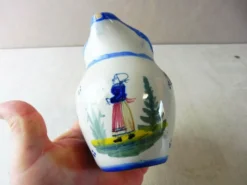 Pot à lait, décor bretonne, Quimper HB