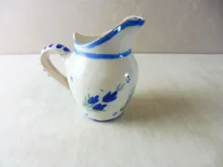 Pot à lait, décor bretonne, Quimper HB