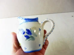 Pot à lait, décor bretonne, Quimper HB