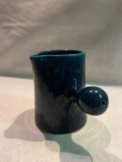 Pot à lait en céramique bleue