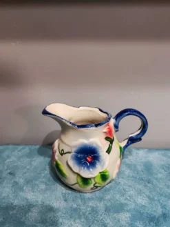 Pot à lait en faïence