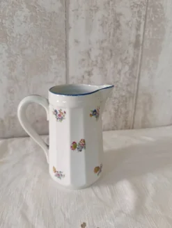 Pot à lait en faïence motifs petites fleurs