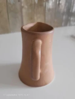 Pot à lait en grès
