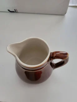 Pot à lait en grès