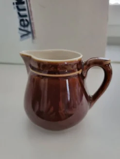 Pot à lait en grès