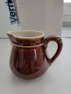 Pot à lait en grès