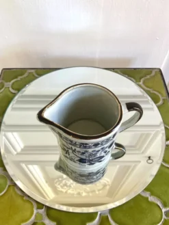 Pot à lait en grès décor fleurs