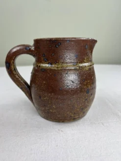 Pot à lait en grès pyrité