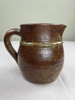 Pot à lait en grès pyrité