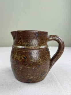 Pot à lait en grès pyrité