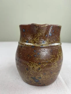 Pot à lait en grès pyrité