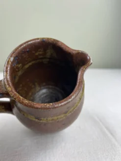 Pot à lait en grès pyrité